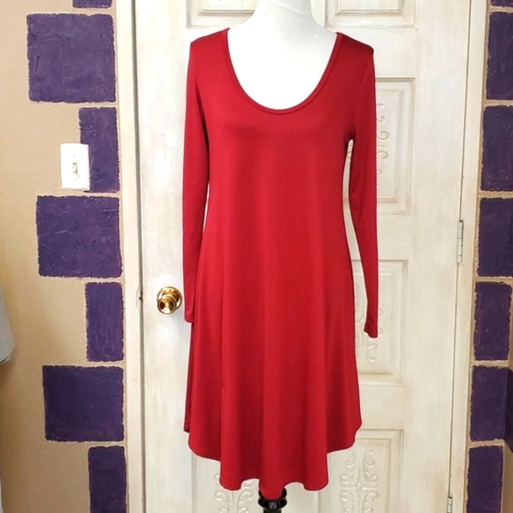 Simple soft long sleeve red dress - Picture 1 of 2